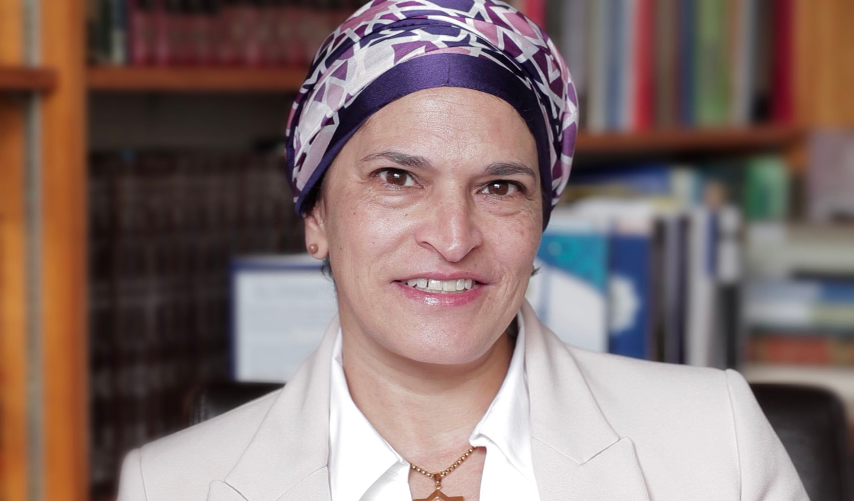 Dr.Asifa Quraishi-Landes